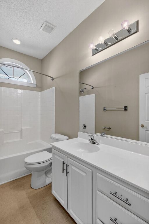 Image 27 of property listing at 18 Muirfield Village Court, Summerville, SC 29483