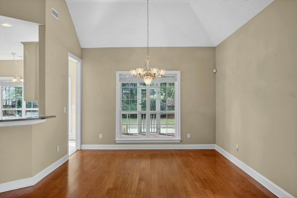Image 9 of property listing at 18 Muirfield Village Court, Summerville, SC 29483