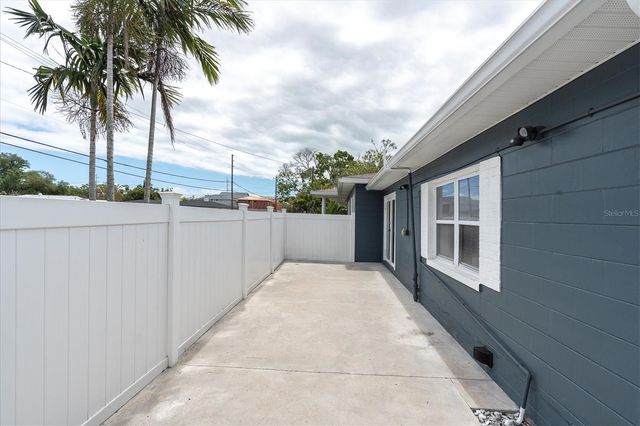 200 62ND STREET N, St Petersburg, FL 33710