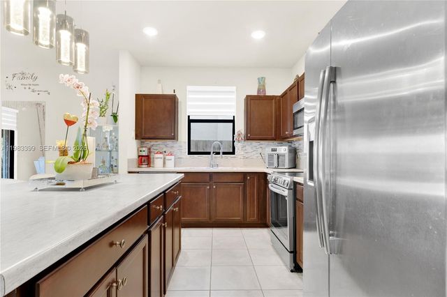 11827 SW 242nd Ter, Homestead, FL 33032