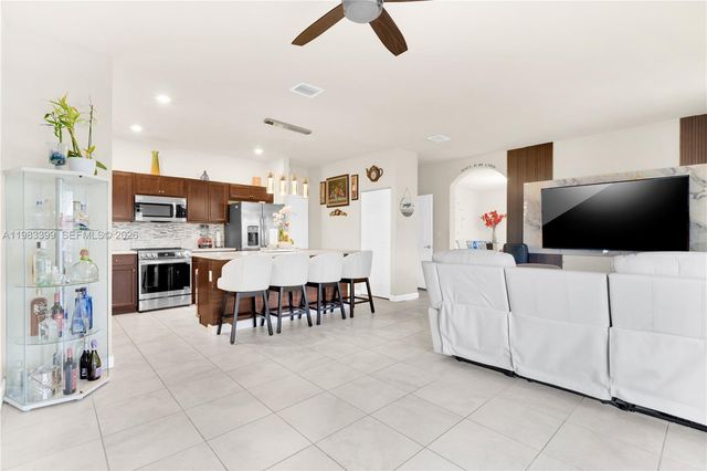 11827 SW 242nd Ter, Homestead, FL 33032