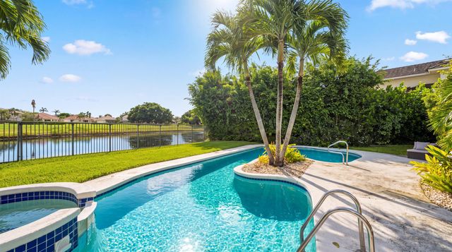 2443 Muir Circle, Wellington, FL 33414