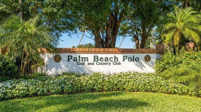 2443 Muir Circle, Wellington, FL 33414