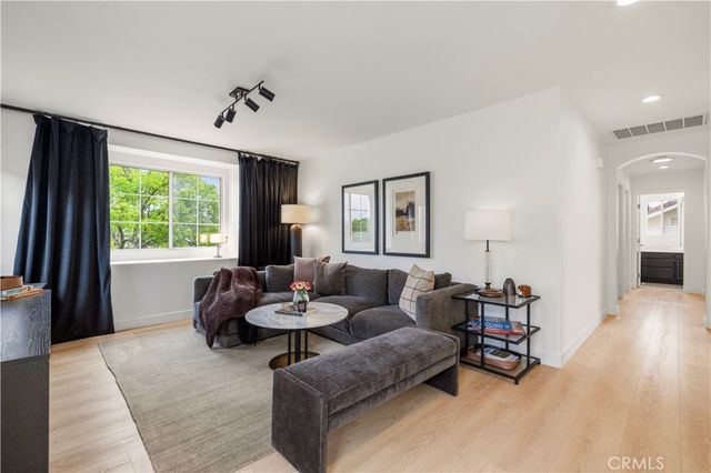 22915 Raintree Lane, Saugus, CA 91390