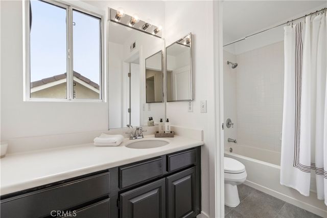 22915 Raintree Lane, Saugus, CA 91390