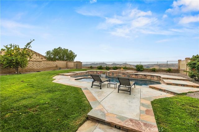 22915 Raintree Lane, Saugus, CA 91390