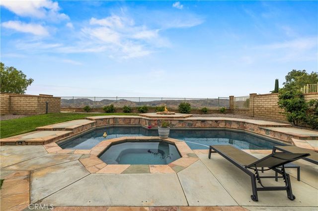 22915 Raintree Lane, Saugus, CA 91390