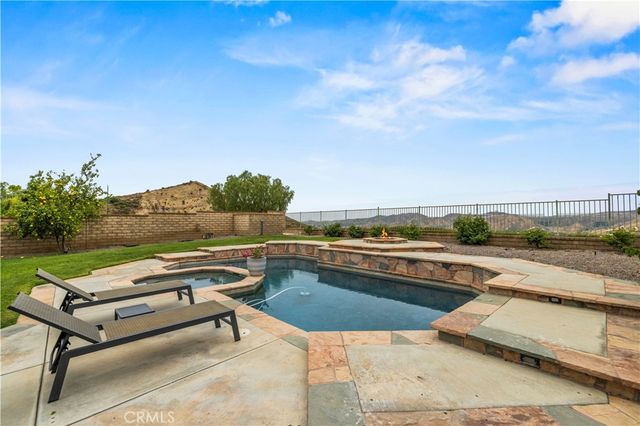 22915 Raintree Lane, Saugus, CA 91390