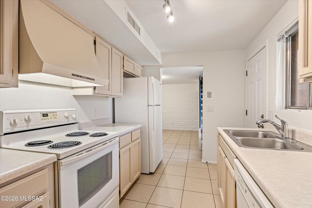 4302 E Fort Lowell Road, Tucson, AZ 85712