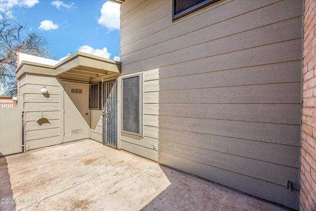 4302 E Fort Lowell Road, Tucson, AZ 85712