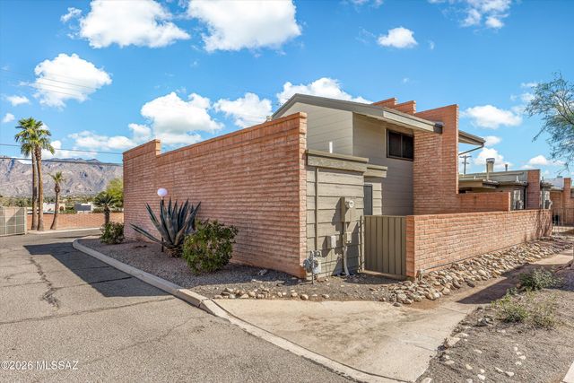 4302 E Fort Lowell Road, Tucson, AZ 85712