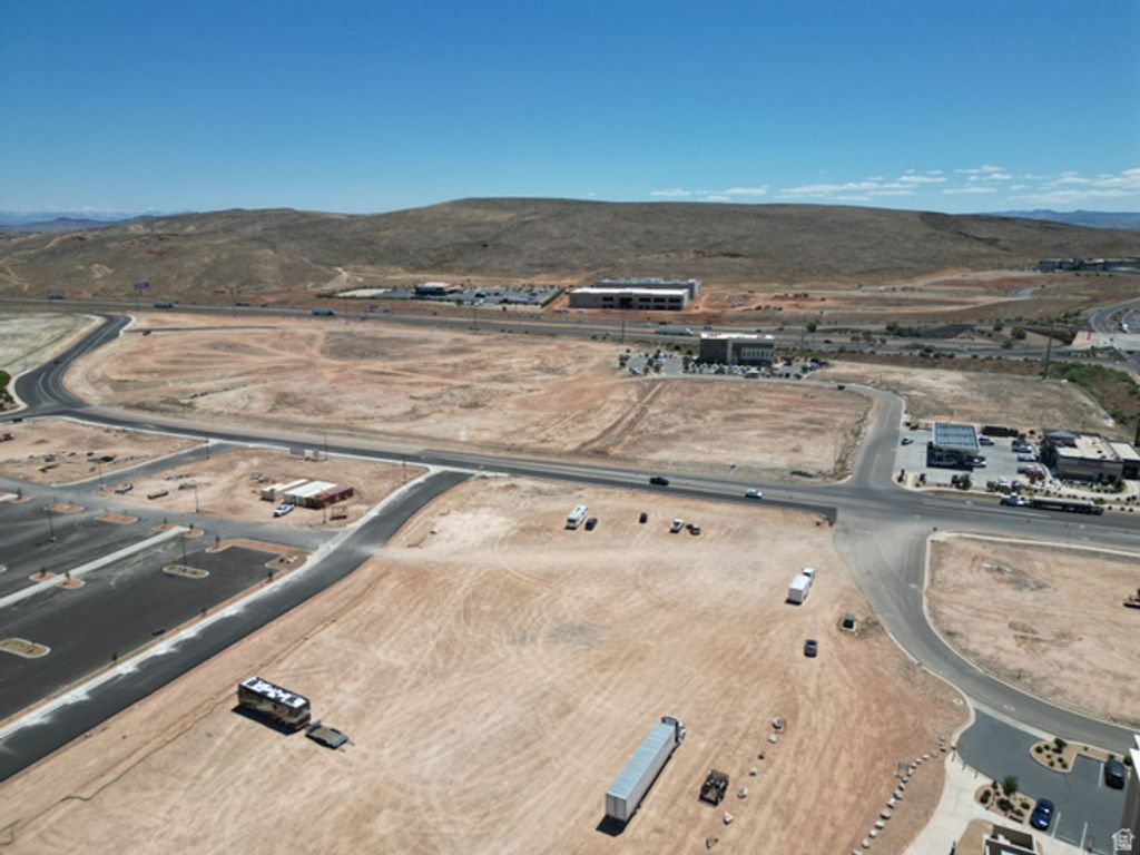 Image 1 of property listing at 878 W NIGHTHAWK DR, St. George, UT 84790