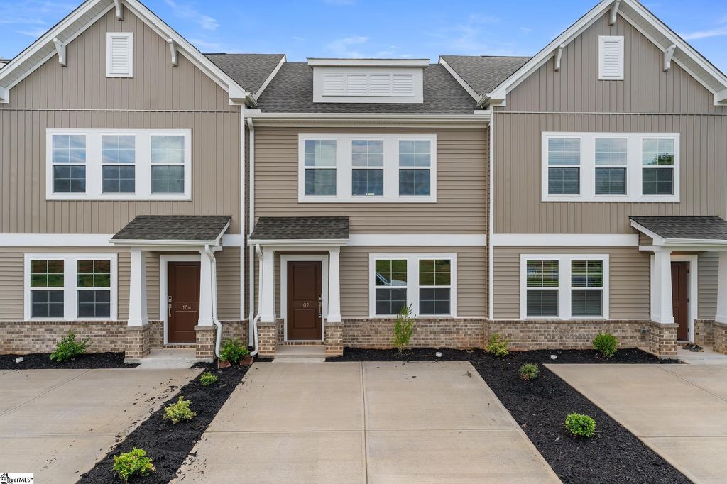 304 Cambrian Court, Taylors, SC 29687