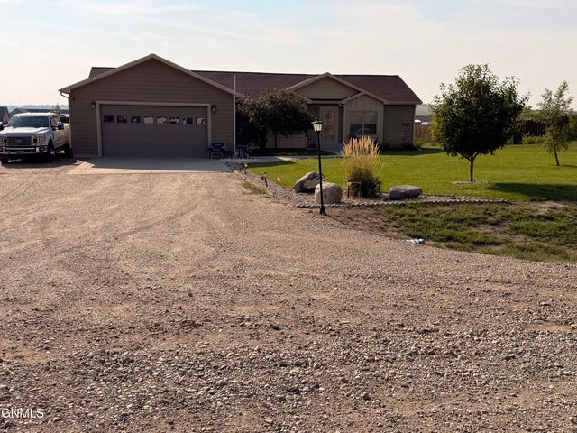 5467 Nicholas Avenue, Williston, ND 58801 property photo