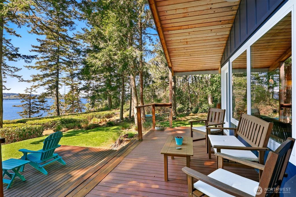 3392 Harbor View Drive, Langley, WA 98260