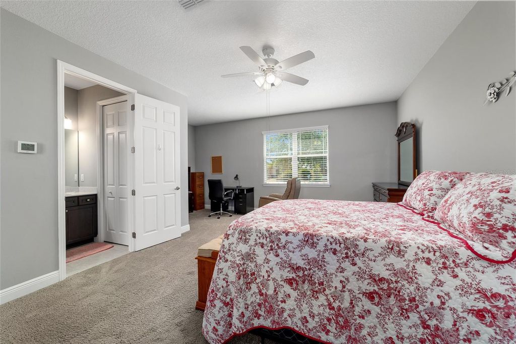 Image 11 of property listing at 8780 SW 93RD CIRCLE, Ocala, FL 34481