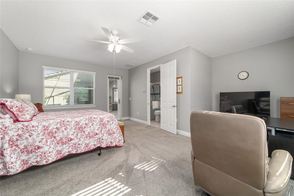 Image 12 of property listing at 8780 SW 93RD CIRCLE, Ocala, FL 34481