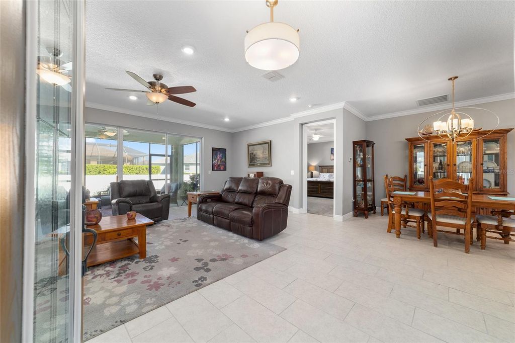 Image 15 of property listing at 8780 SW 93RD CIRCLE, Ocala, FL 34481