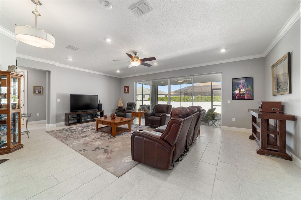 Image 17 of property listing at 8780 SW 93RD CIRCLE, Ocala, FL 34481