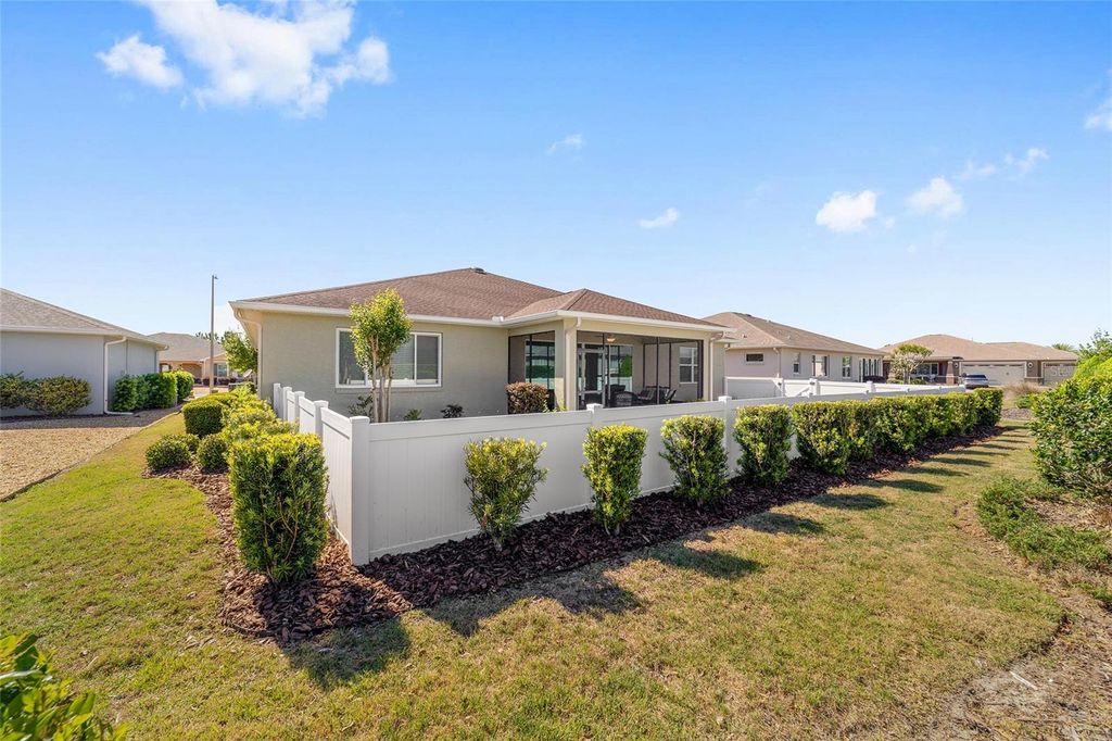 Image 46 of property listing at 8780 SW 93RD CIRCLE, Ocala, FL 34481