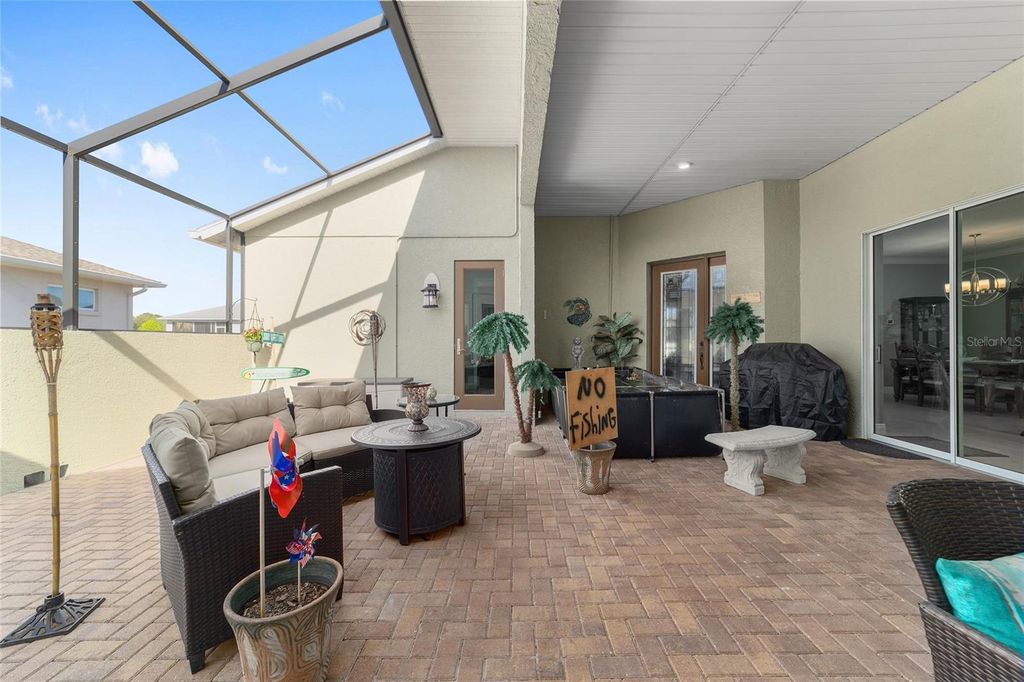 Image 7 of property listing at 8780 SW 93RD CIRCLE, Ocala, FL 34481