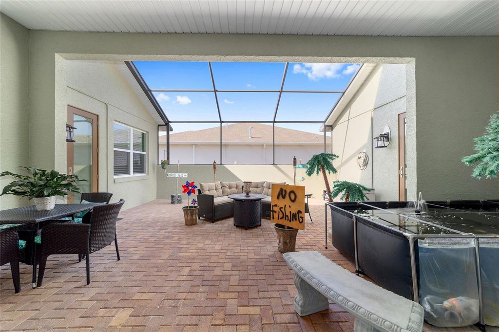 Image 8 of property listing at 8780 SW 93RD CIRCLE, Ocala, FL 34481