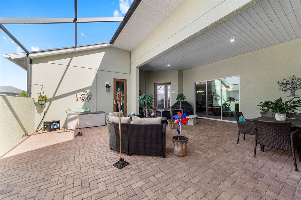 Image 9 of property listing at 8780 SW 93RD CIRCLE, Ocala, FL 34481