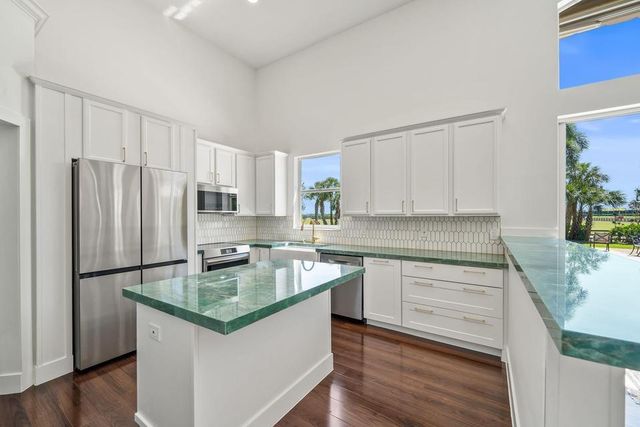 3950 Fieldview Way, Wellington, FL 33414