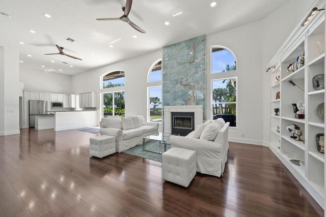 3950 Fieldview Way, Wellington, FL 33414
