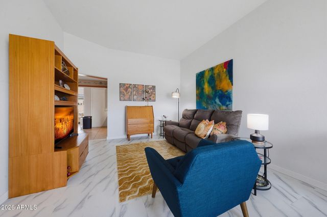 9970 W ROYAL OAK Road Q, Sun City, AZ 85351