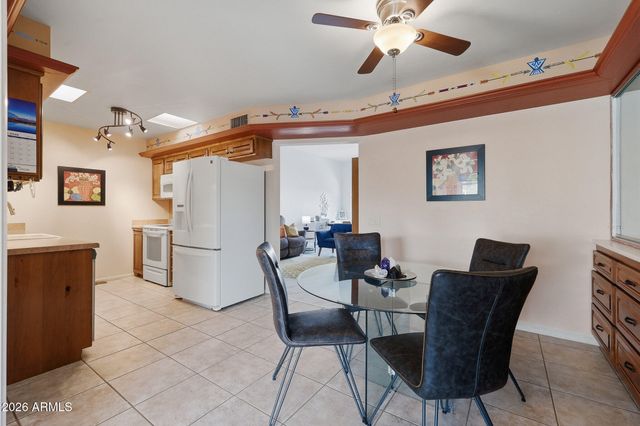 9970 W ROYAL OAK Road Q, Sun City, AZ 85351