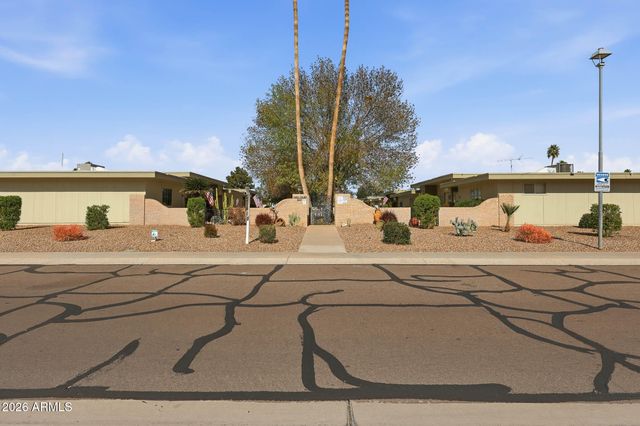 9970 W ROYAL OAK Road Q, Sun City, AZ 85351