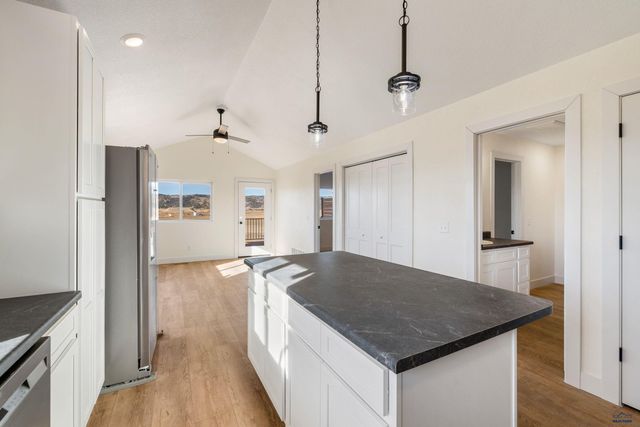 27894 TIKI TRL, Hot Springs, SD 57747