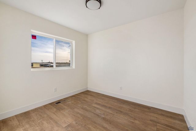 27894 TIKI TRL, Hot Springs, SD 57747