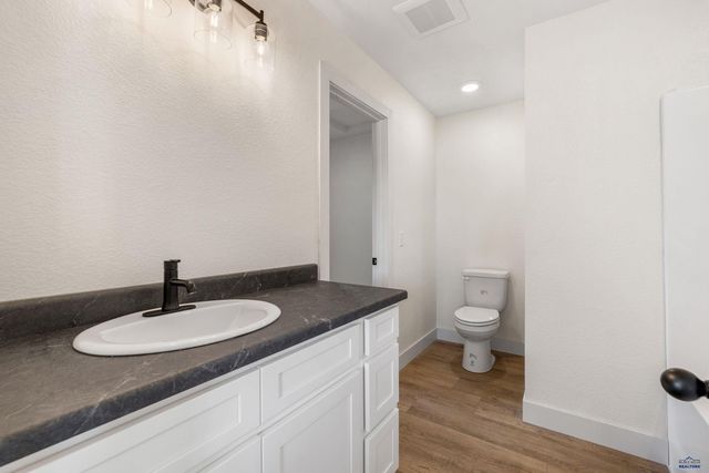 27894 TIKI TRL, Hot Springs, SD 57747