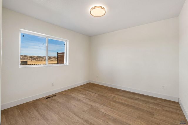 27894 TIKI TRL, Hot Springs, SD 57747