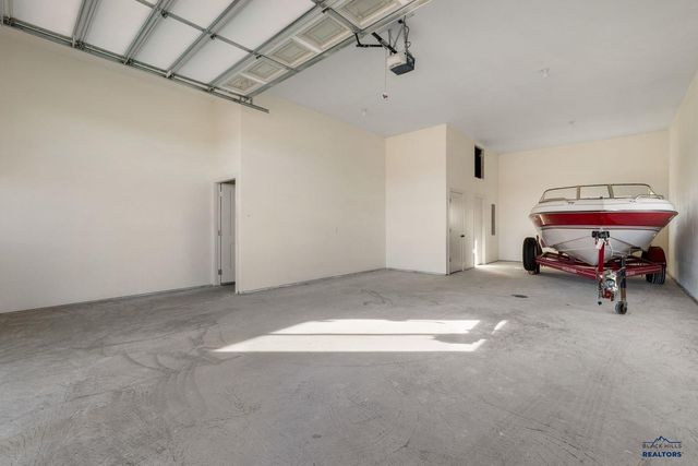 27894 TIKI TRL, Hot Springs, SD 57747