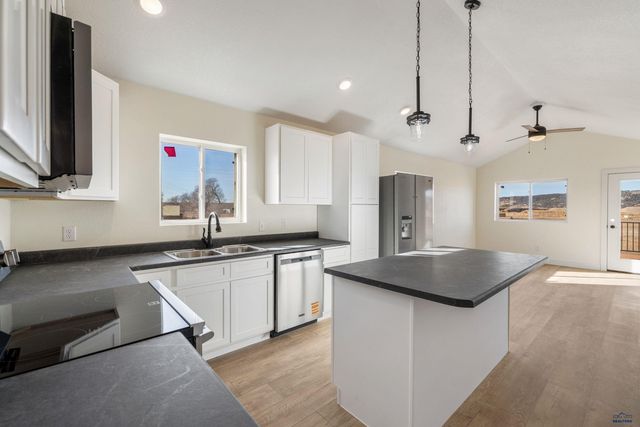 27894 TIKI TRL, Hot Springs, SD 57747