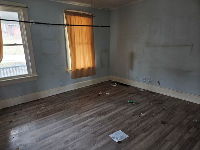 727 W 11th Street, Davenport, IA 52804