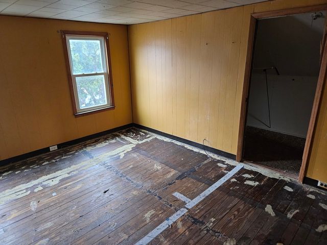 727 W 11th Street, Davenport, IA 52804