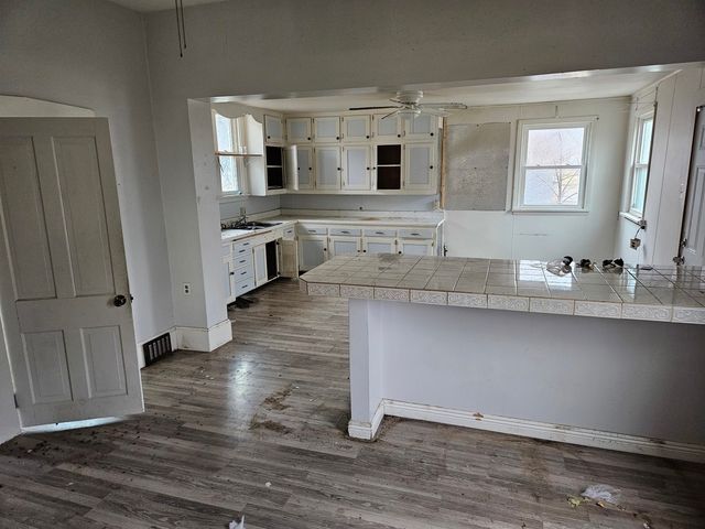 727 W 11th Street, Davenport, IA 52804