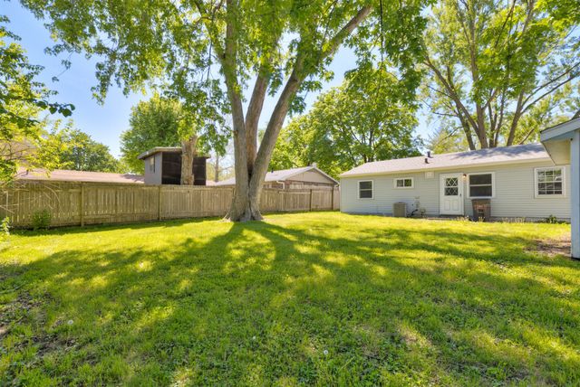 4030 E Seneca Avenue, Des Moines, IA 50317