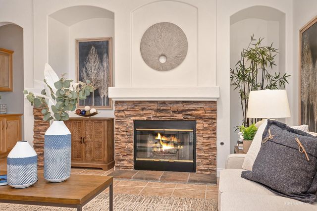 6233 Camellia Cir, Rocklin, CA 95765