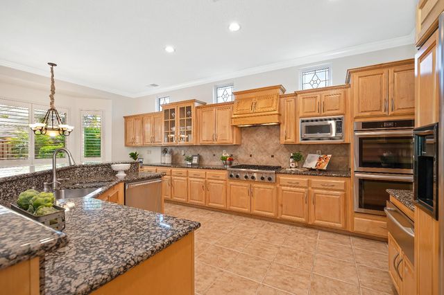 6233 Camellia Cir, Rocklin, CA 95765