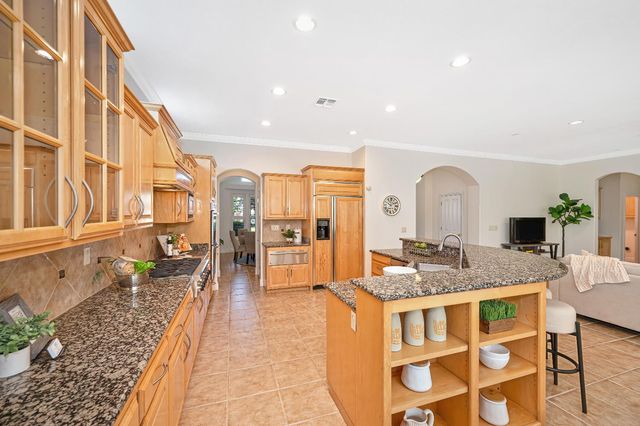 6233 Camellia Cir, Rocklin, CA 95765