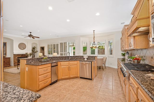 6233 Camellia Cir, Rocklin, CA 95765