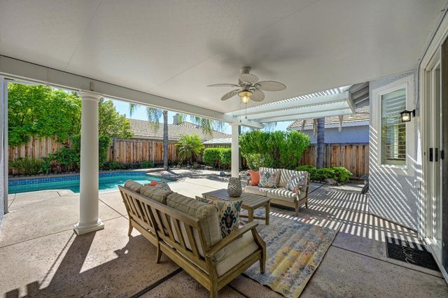 6233 Camellia Cir, Rocklin, CA 95765