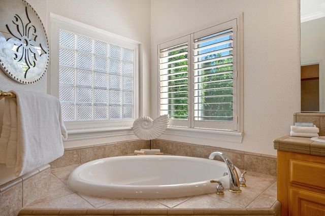 6233 Camellia Cir, Rocklin, CA 95765