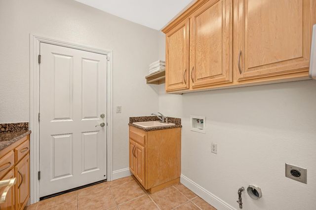 6233 Camellia Cir, Rocklin, CA 95765