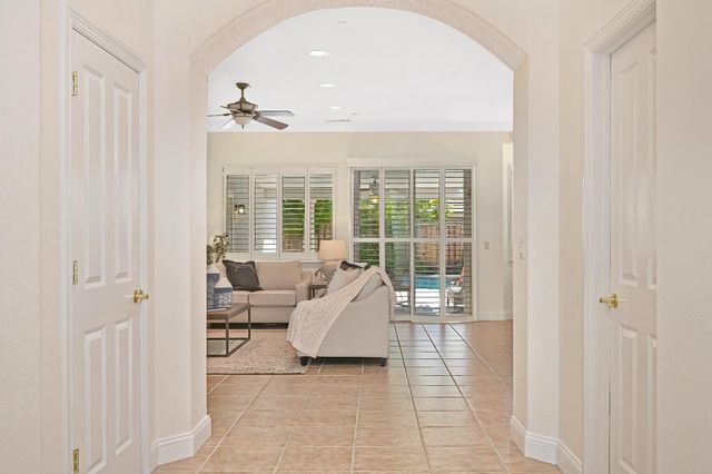 6233 Camellia Cir, Rocklin, CA 95765